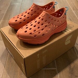 Men's Athletic Slip-On Clog in Coral Orange/ pinkish. no 🗃️